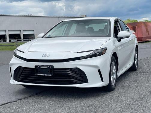 Ice Cap 2025 Toyota Camry LE