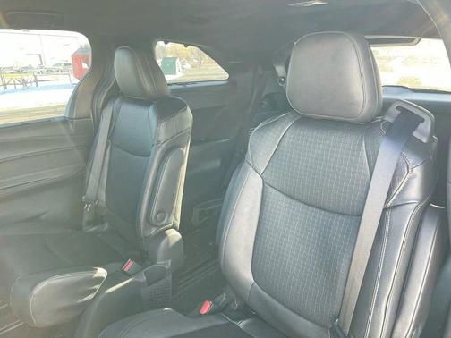 2026 Toyota Sienna Woodland Edition