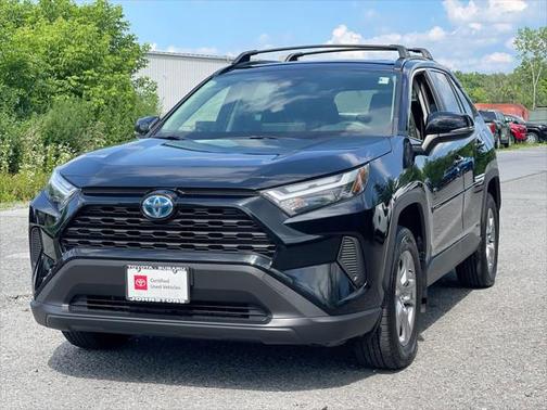 2022 Toyota RAV4 Hybrid XLE