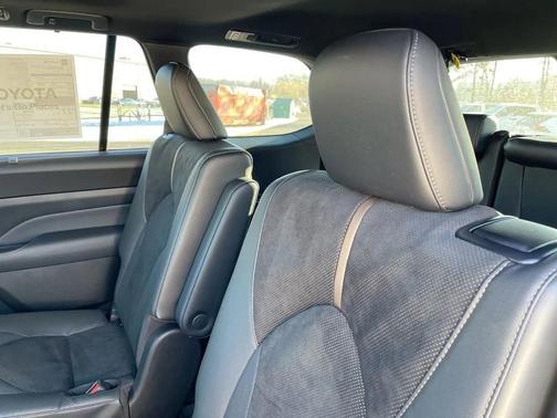 2026 Toyota Grand Highlander Hybrid Platinum MAX