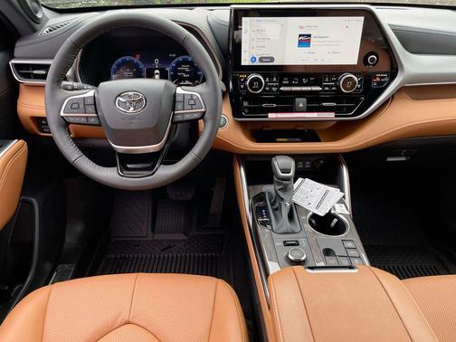 2025 Toyota Highlander Platinum