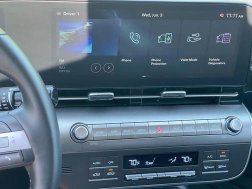 Atlas White 2025 Hyundai KONA SEL