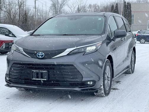 2025 Toyota Sienna XLE