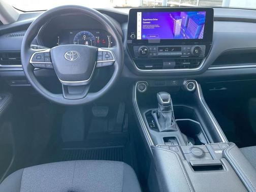 2026 Toyota Highlander LE