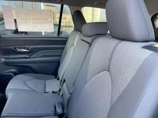 2026 Toyota Highlander LE