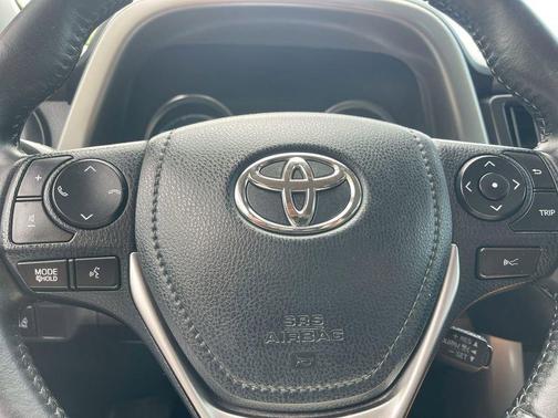 Blizzard Pearl 2016 Toyota RAV4 Hybrid Limited