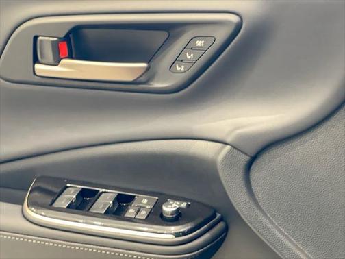 2025 Toyota Crown Signia XLE