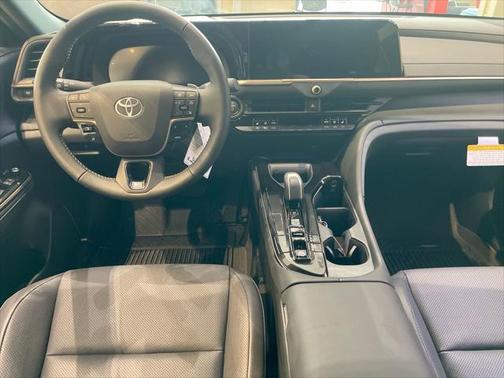 2025 Toyota Crown Signia XLE