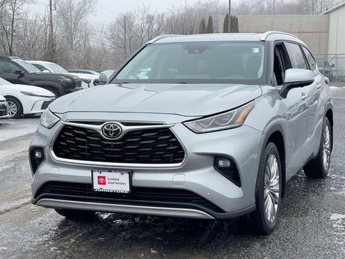 2024 Toyota Highlander Platinum