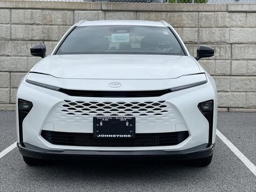 2025 Toyota Crown Signia XLE
