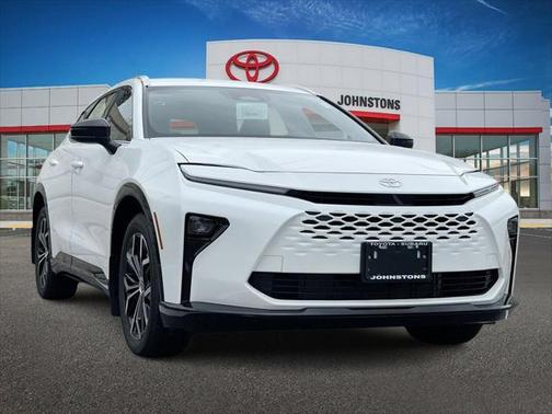 2025 Toyota Crown Signia XLE