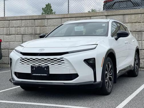 2025 Toyota Crown Signia XLE