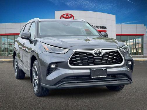 2025 Toyota Highlander XLE