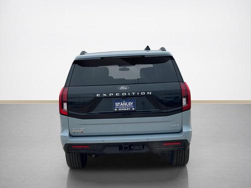 Glacier Gray Metallic Tri-Coat 2026 Ford Expedition Max Active 4x2