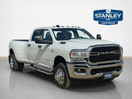 2024 RAM 3500 Big Horn Crew Cab 4x4 8' Box