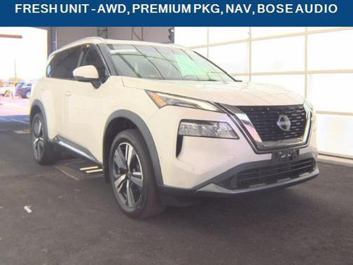 Pearl White Tricoat 2023 Nissan Rogue SL