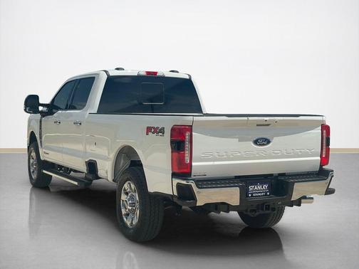 Star White Metallic Tri-Coat 2026 Ford F-350 Lariat
