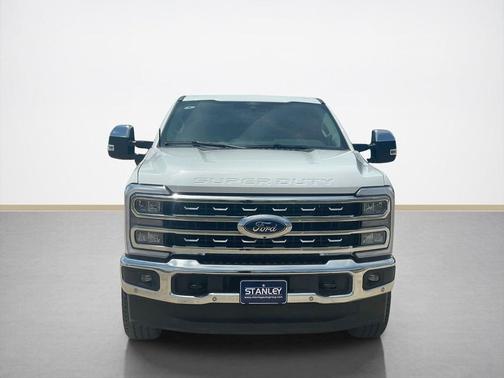 Star White Metallic Tri-Coat 2026 Ford F-350 Lariat