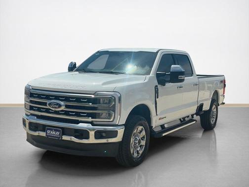 Star White Metallic Tri-Coat 2026 Ford F-350 Lariat