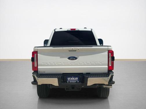 Star White Metallic Tri-Coat 2026 Ford F-350 Lariat