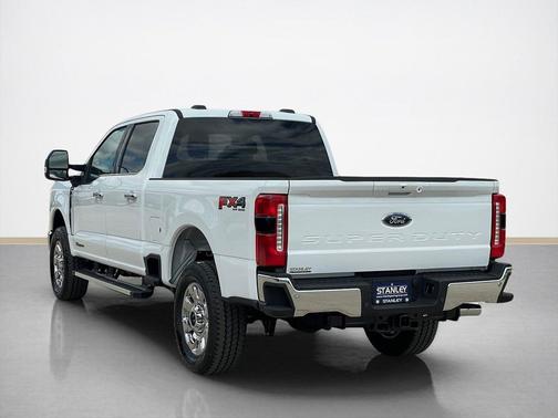 Oxford White 2026 Ford F-250 Lariat