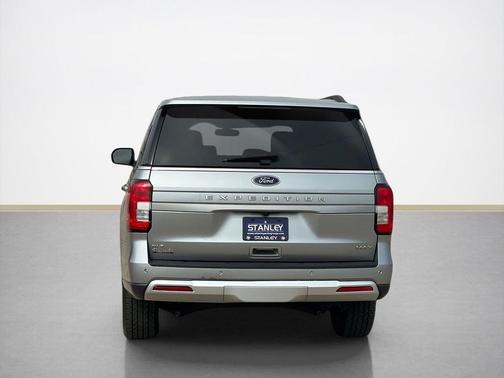 ICONIC SILVER METALLIC 2024 Ford Expedition Max XLT