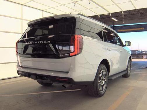 SPACE SILVER METALLIC 2025 Ford Expedition Active