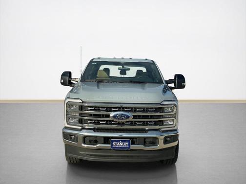 Glacier Gray Metallic Tri-Coat 2026 Ford F-350 Lariat