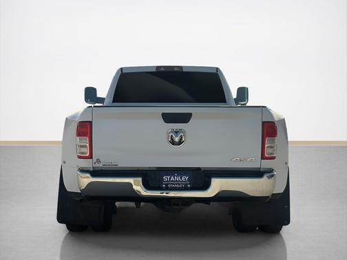 2022 RAM 3500 Tradesman Crew Cab 4x4 8' Box