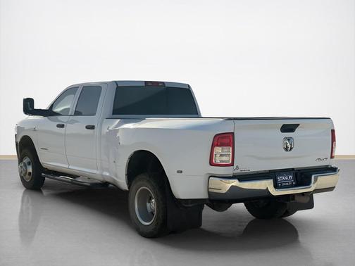 2022 RAM 3500 Tradesman Crew Cab 4x4 8' Box