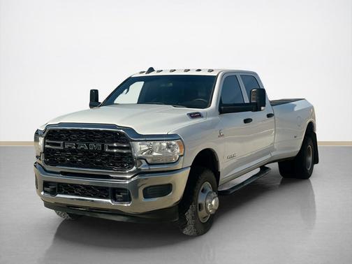 2022 RAM 3500 Tradesman Crew Cab 4x4 8' Box