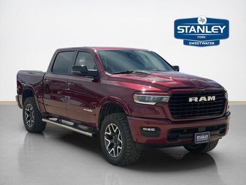 Delmonico Red Pearlcoat 2025 RAM 1500 Laramie