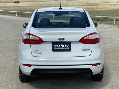 2015 Ford Fiesta SE