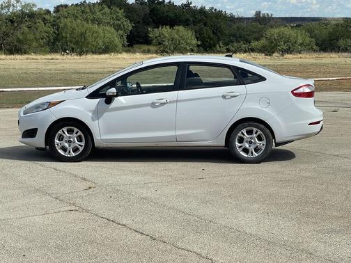 2015 Ford Fiesta SE