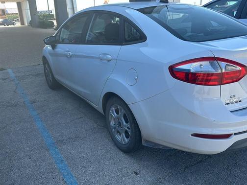 2015 Ford Fiesta SE