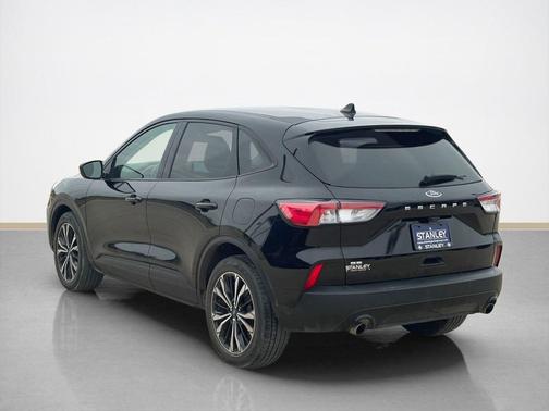 Agate Black Metallic 2022 Ford Escape SE