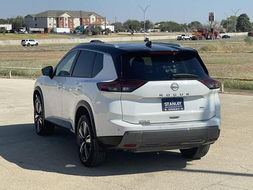 2024 Nissan Rogue SL