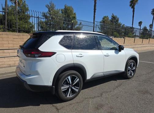 2024 Nissan Rogue SL