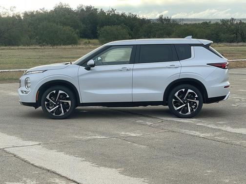 2024 Mitsubishi Outlander SE 2.5 2WD
