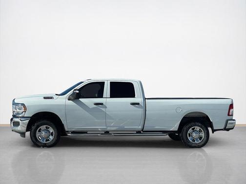 2024 RAM 2500 Tradesman Crew Cab 4x4 8' Box