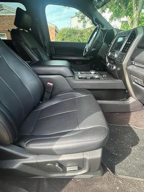 Magnetic Metallic 2018 Ford Expedition XLT