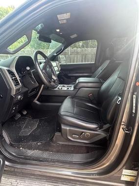 Magnetic Metallic 2018 Ford Expedition XLT