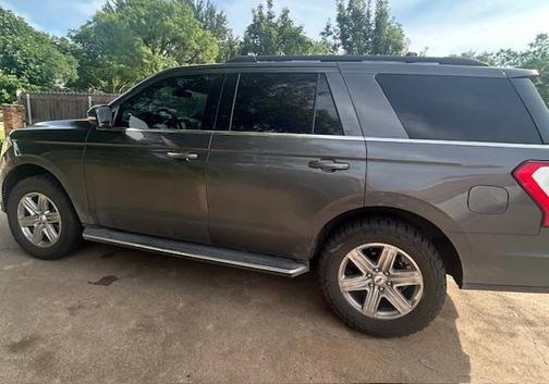 Magnetic Metallic 2018 Ford Expedition XLT