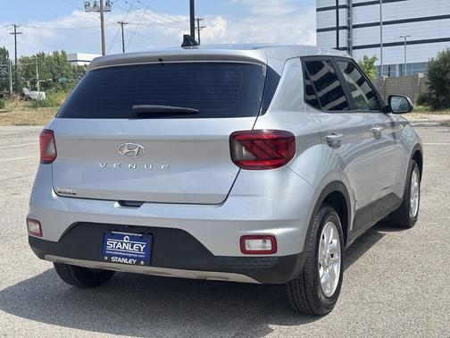 2021 Hyundai VENUE SE