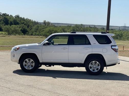 2024 Toyota 4Runner SR5
