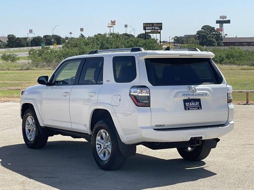 2024 Toyota 4Runner SR5