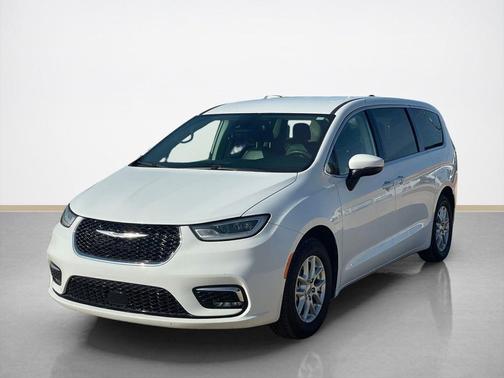 Bright White Clearcoat 2023 Chrysler Pacifica Touring L