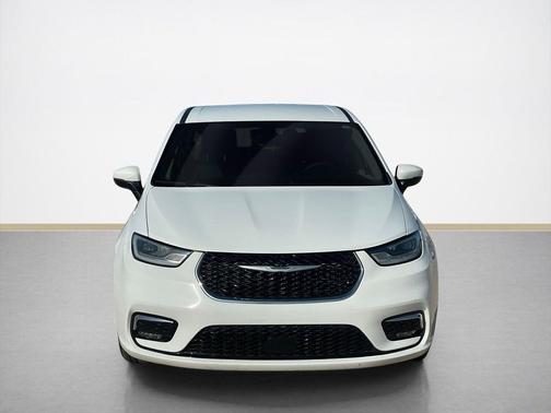 Bright White Clearcoat 2023 Chrysler Pacifica Touring L