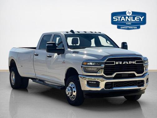 2025 RAM 3500 Tradesman Crew Cab 4x4 8' Box