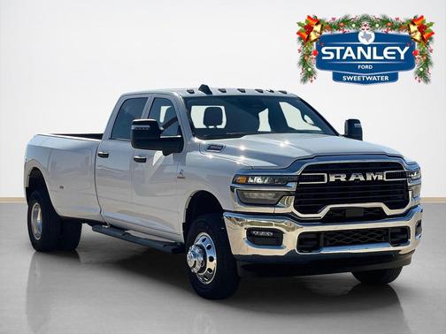 2025 RAM 3500 Tradesman Crew Cab 4x4 8' Box